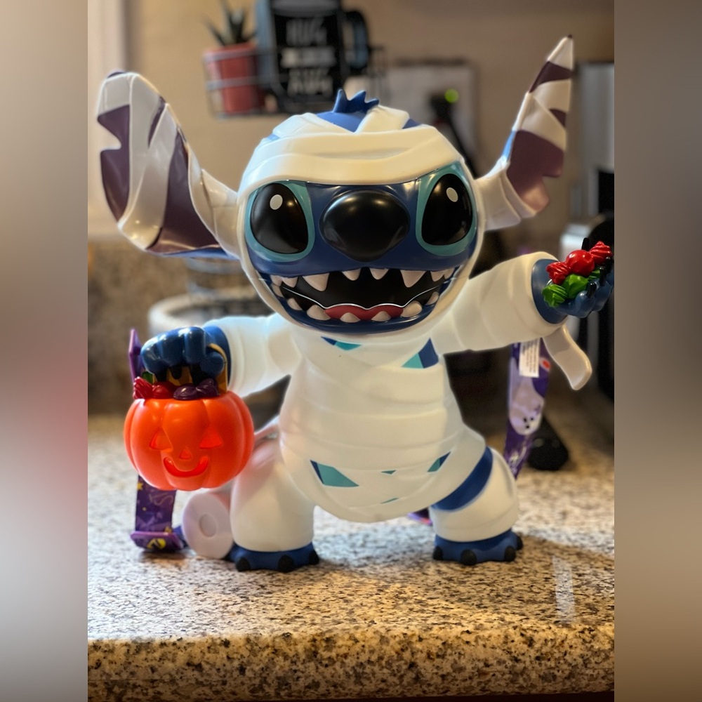Disney parks Stitch Mummy popcorn, bucket with Pumpkin Accessory